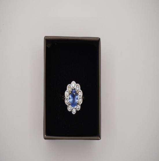 Gold ring yellow and White gold 18K with 10 diamonds and a celon sapphir SAPPHIR 1.50 ct