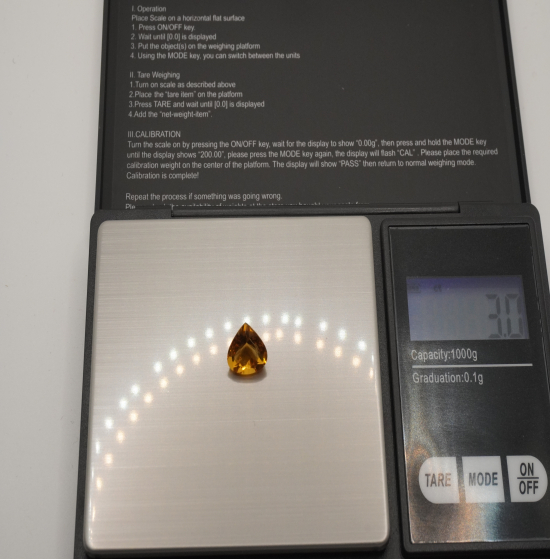 Citrine naturel triangle shape 3 carats