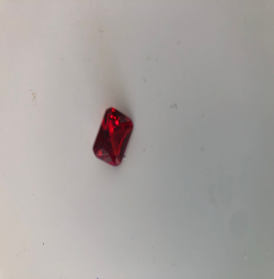 Cubic zirconia octogonal red 8’6mn