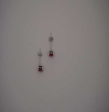 Création red Zirconias with White Gold 18K earings