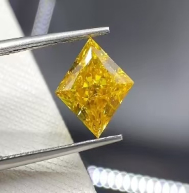 Diamond Yellow princess 3.63 carat with IGI certificate