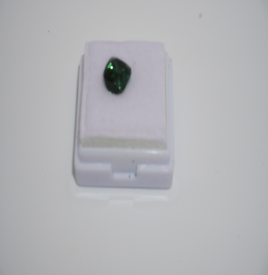 Tourmaline naturel 2.90 ct green cushion shape
