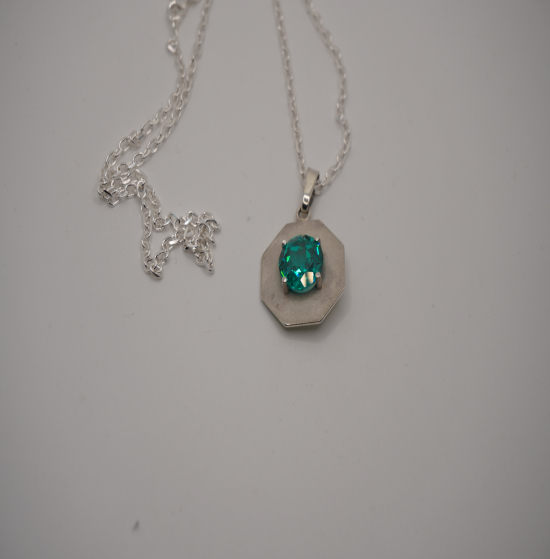 Paraiba stone Green 17 carats with pendant 925 silver 60cm chain