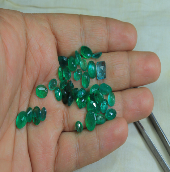 Natural emerald any shape 1 carat