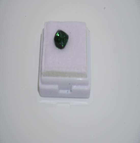 Tourmaline naturel 2.90 ct green cushion shape