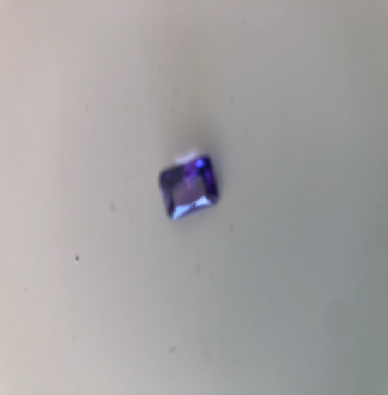 Cubic zirconia octogonal purple 6’8 mn