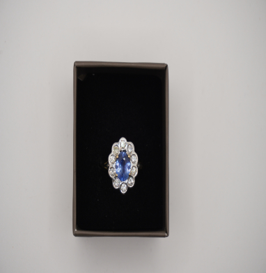 Gold ring yellow and White gold 18K with 10 diamonds and a celon sapphir SAPPHIR 1.50 ct
