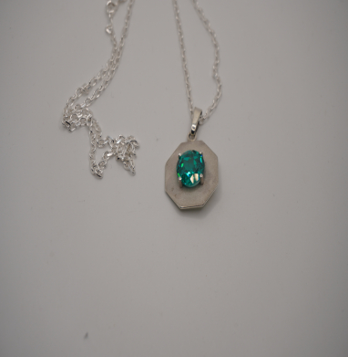 Paraiba stone Green 17 carats with pendant 925 silver 60cm chain