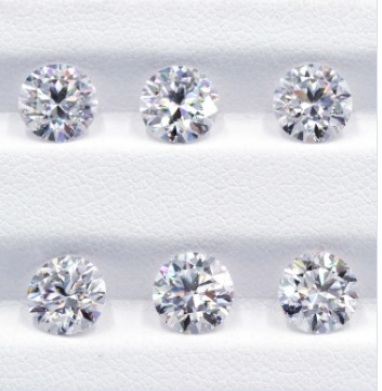 Moissanite rond and cushion